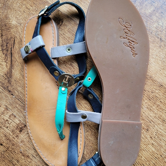 Tommy Hilfiger thong sandals, size 8 - Picture 3 of 4